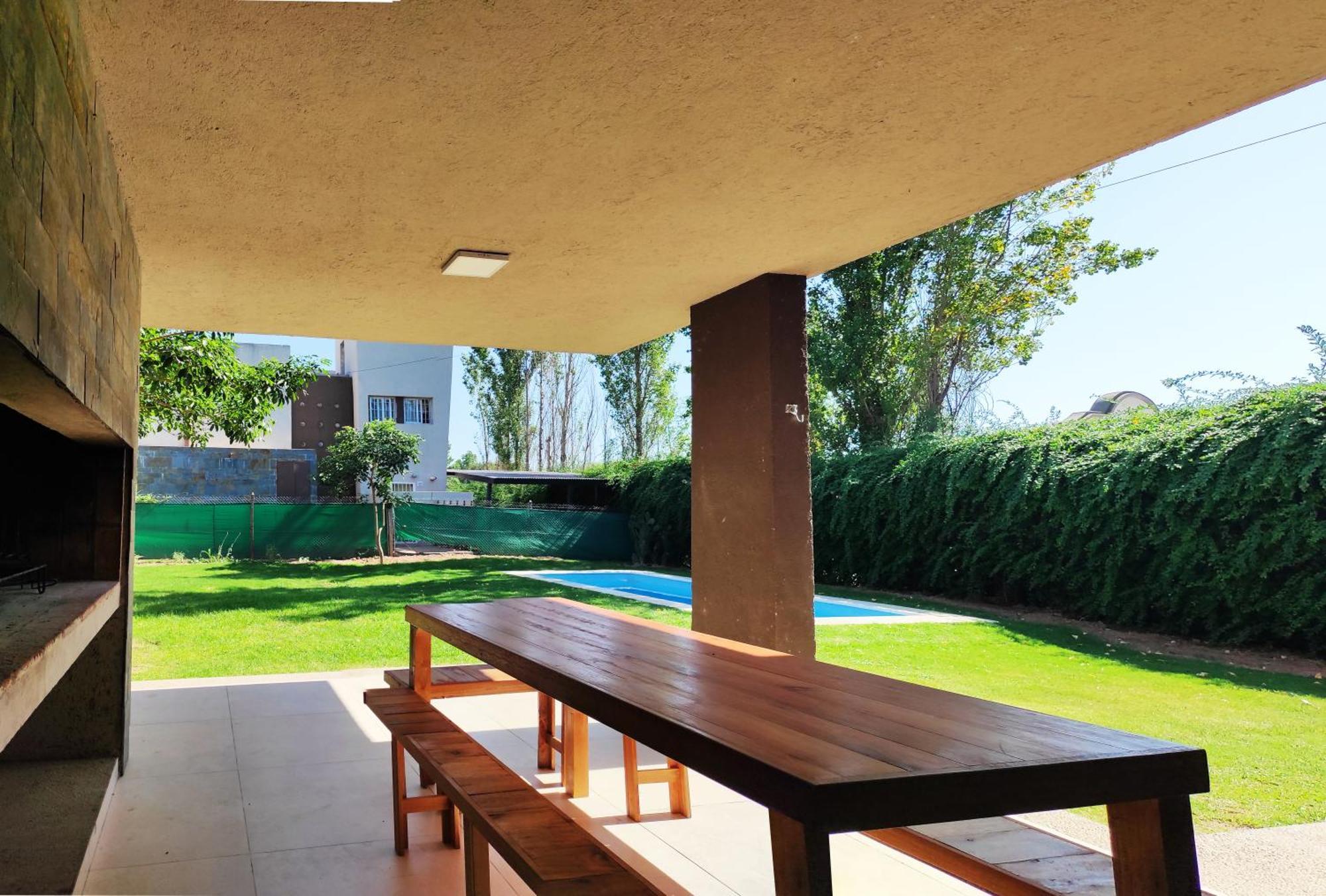 Casa Gerona Allende * Villa Allende